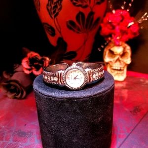 🖤Gorgous Massini Crystal Silver Watch🖤